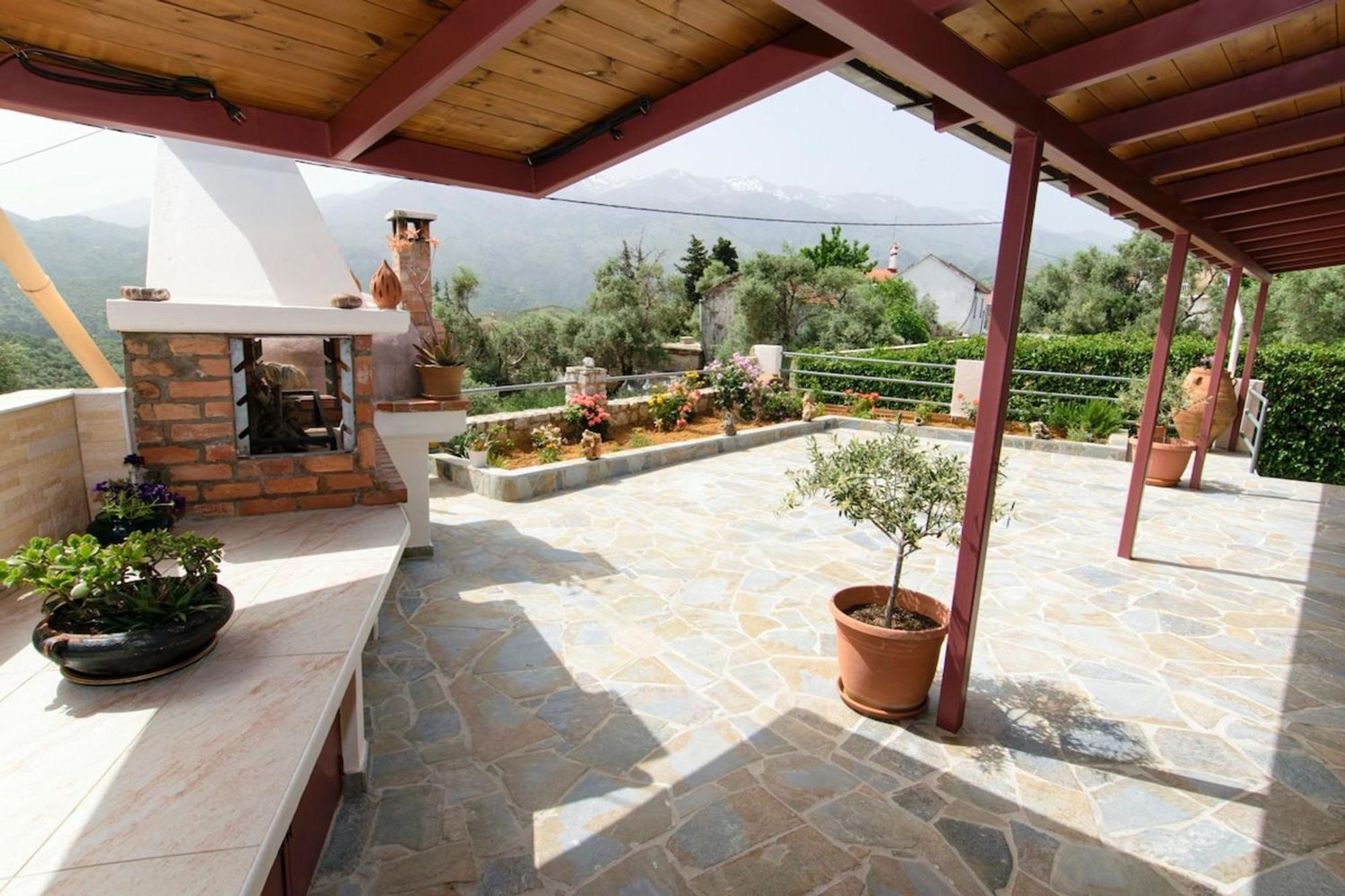 Aoria Traditional House With Stuning Mountain View Loulos Exterior photo
